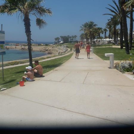 Byreva Apartments Paphos Esterno foto
