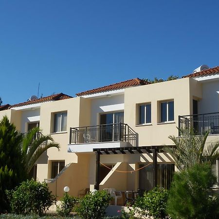 Byreva Apartments Paphos Esterno foto