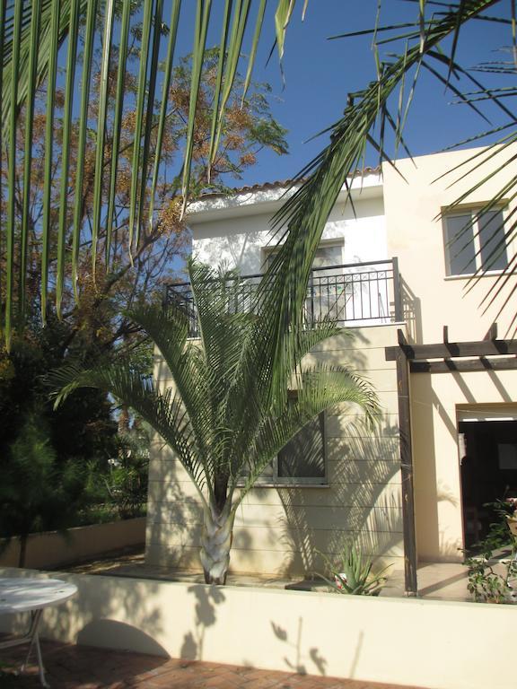 Byreva Apartments Paphos Esterno foto